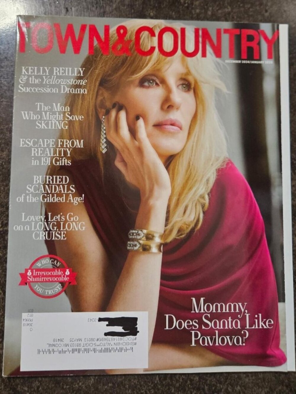 Town & Country Magazine - December 2024/January 2025 - feat. Kelly Reilly